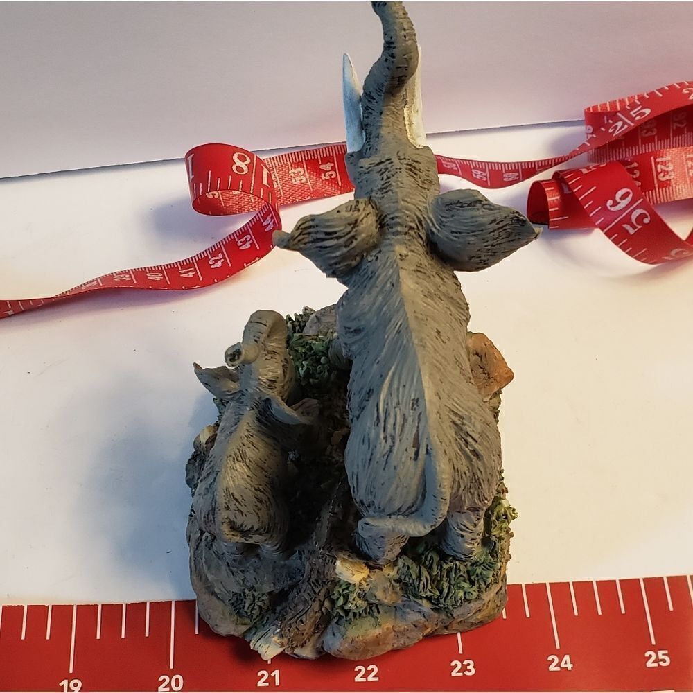 Elephant with Baby - Picture 9 of 9